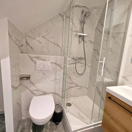 Gæstehus Forest Suites, 12 Studios, Paris Et Noisy-le-Grand