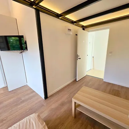 Pensionat Forest Suites, 12 Studios, Paris Et 3*