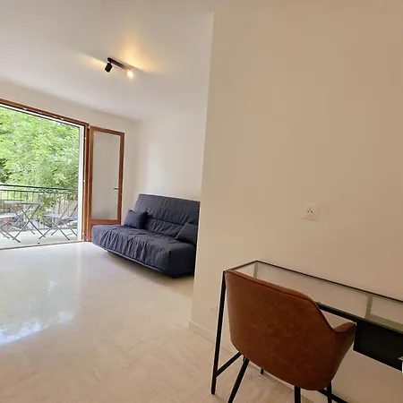 Pensionat Forest Suites, 12 Studios, Paris Et Noisy-le-Grand