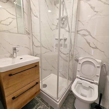 Forest Suites, 12 Studios, Paris Et 3* Noisy-le-Grand