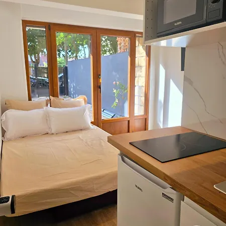 Forest Suites, 12 Studios, Paris Et Noisy-le-Grand
