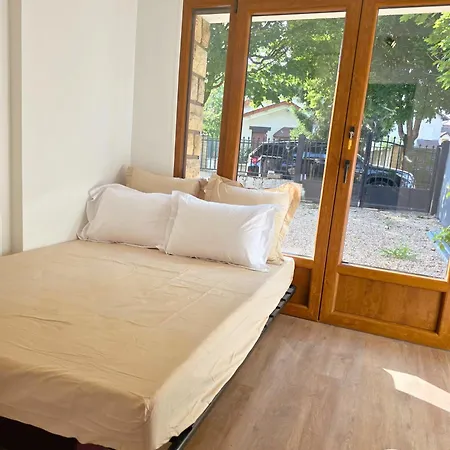 Forest Suites, 12 Studios, Paris Et