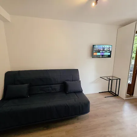 Forest Suites, 12 Studios, Paris Et Gæstehus