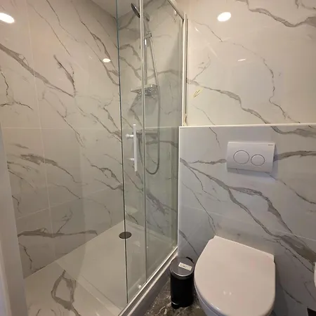 Forest Suites, 12 Studios, Paris Et Noisy-le-Grand