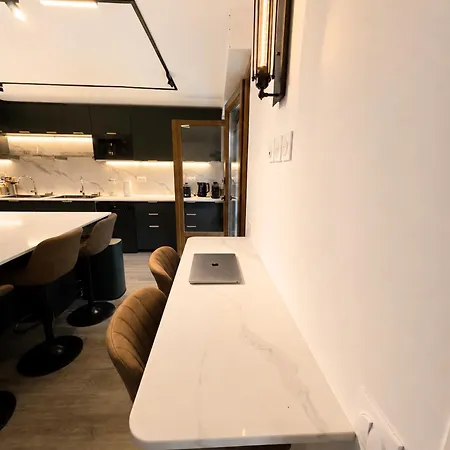 Pensionat Forest Suites, 12 Studios, Paris Et 3*