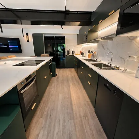 Gæstehus Forest Suites, 12 Studios, Paris Et 3*
