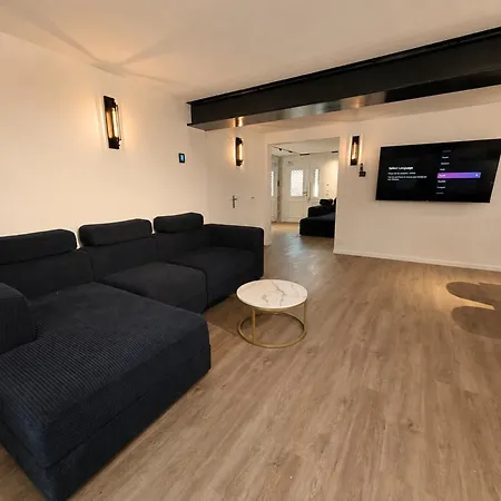 Forest Suites, 12 Studios, Paris Et Gæstehus