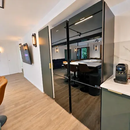 Forest Suites, 12 Studios, Paris Et Noisy-le-Grand